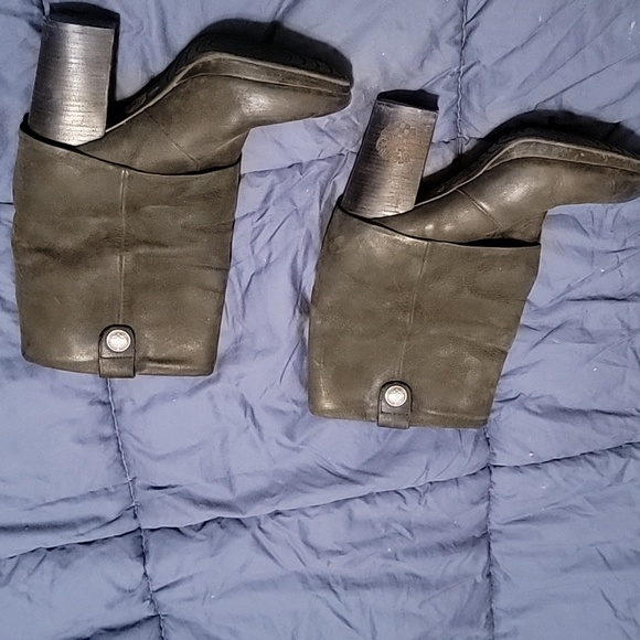 Womans size 8.5 Vince camuto boots - Picture 1 of 4
